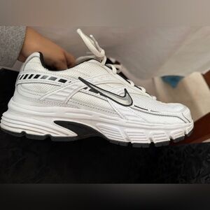 NIKE INITIATOR SHOES